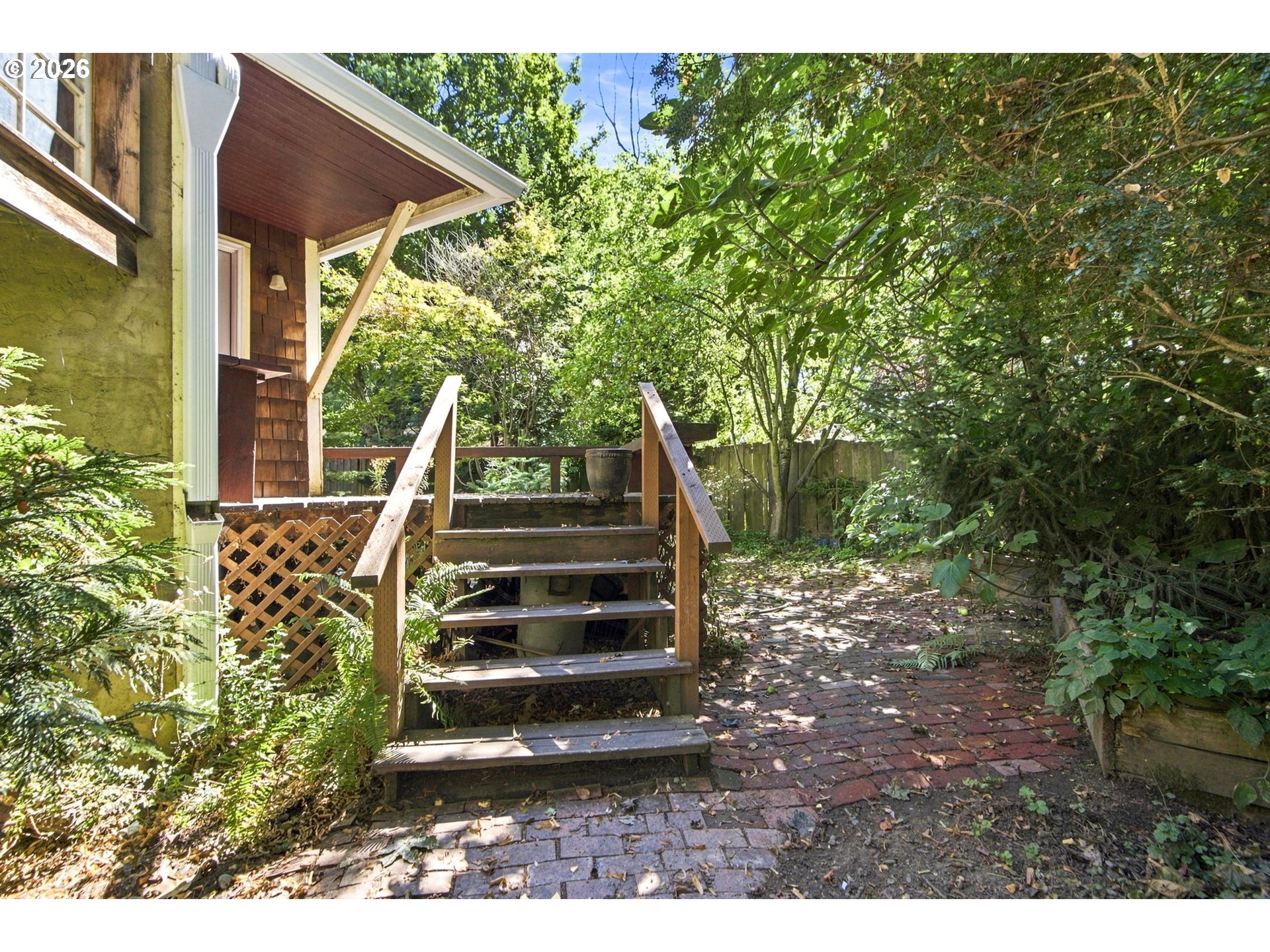 26 Ne Stanton St Property Photo 43
