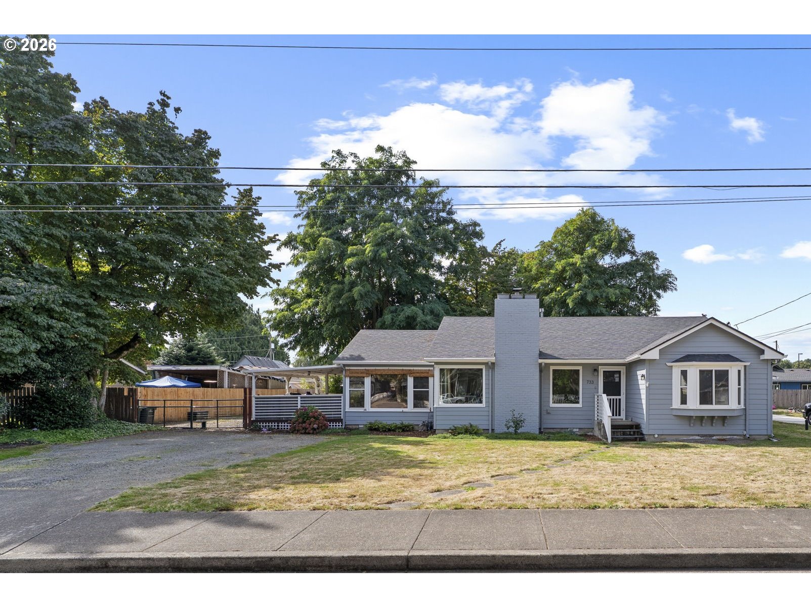 733 2ND ST Property Photo 1