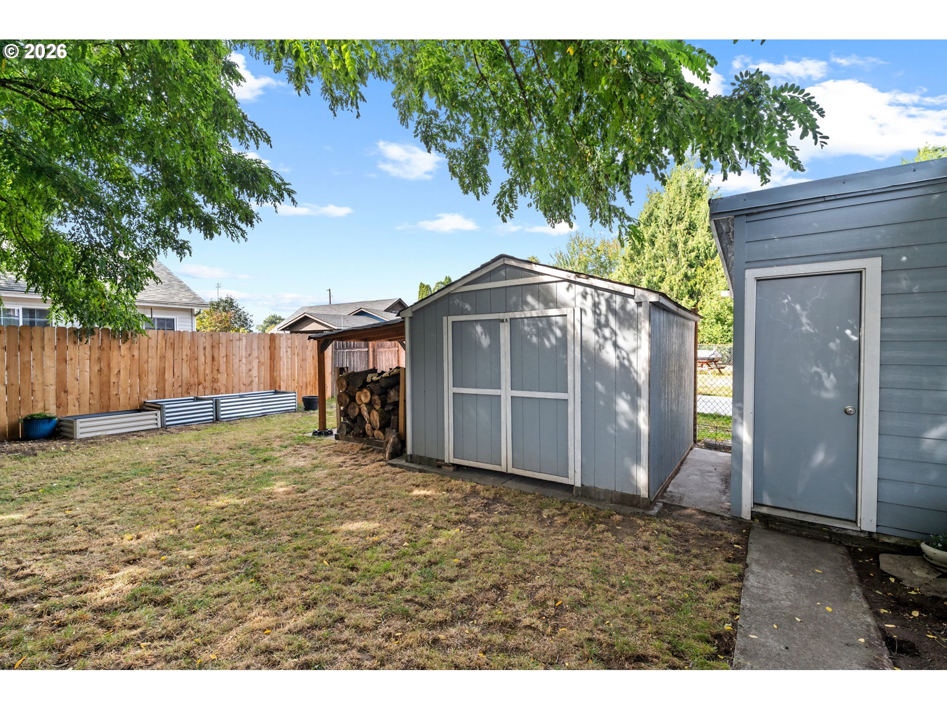 733 2nd St Property Photo 10