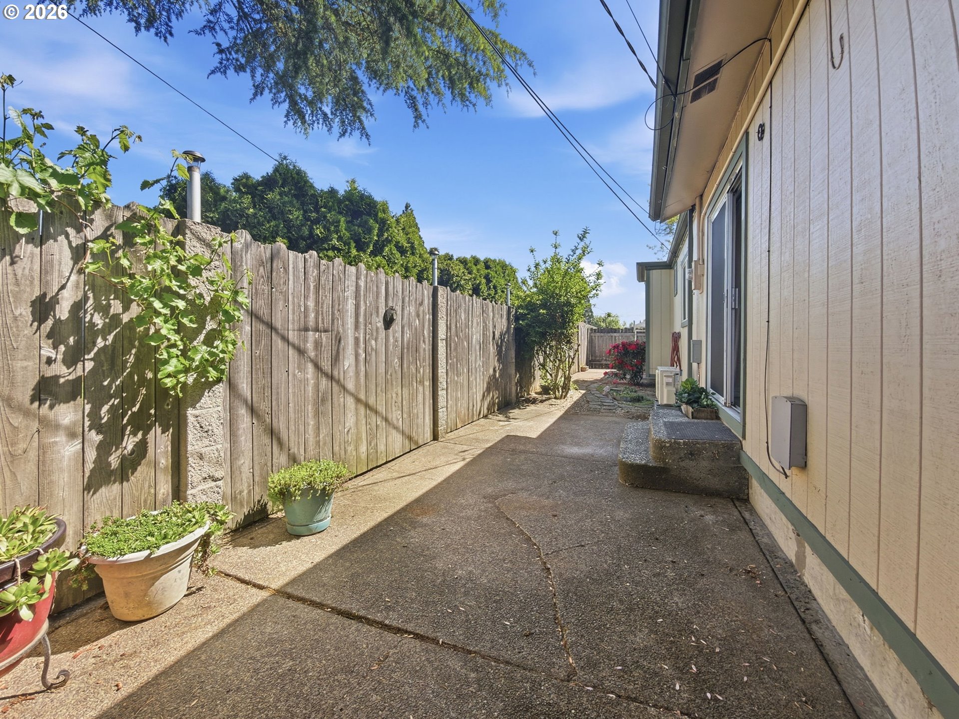 719 18th St Property Photo 17