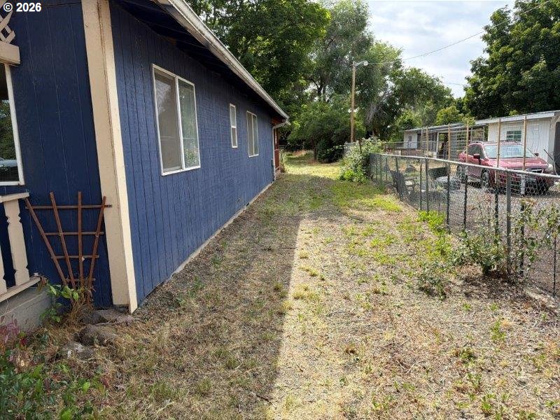 2708 N Cherry St Property Photo 2