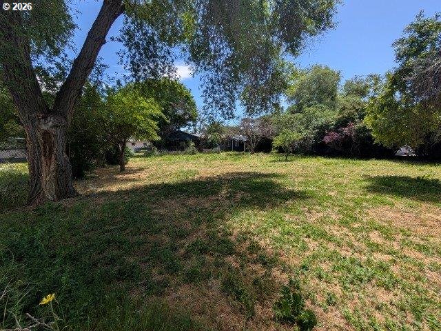 2708 N Cherry St Property Photo 9