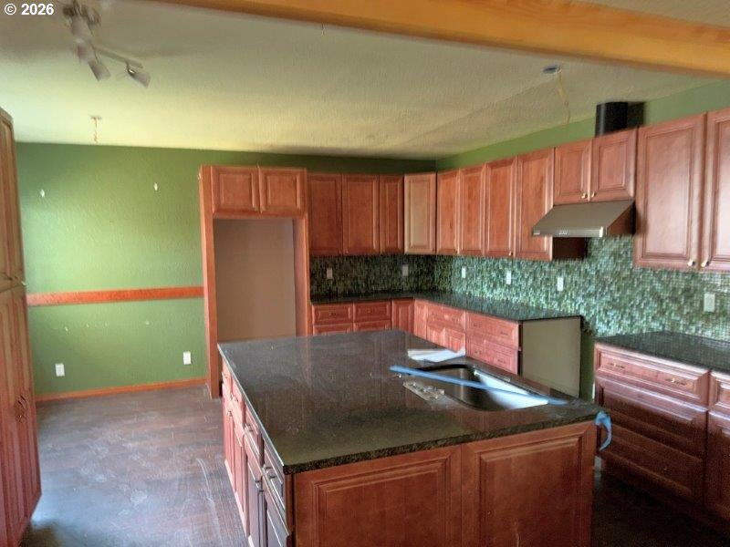 2708 N Cherry St Property Photo 22