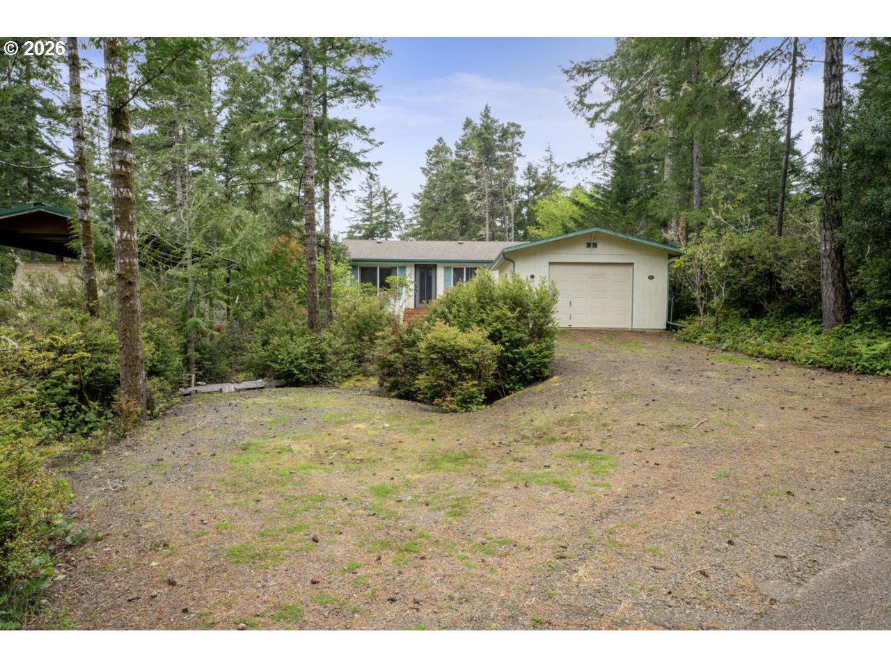 90 Outer Dr Property Photo 17