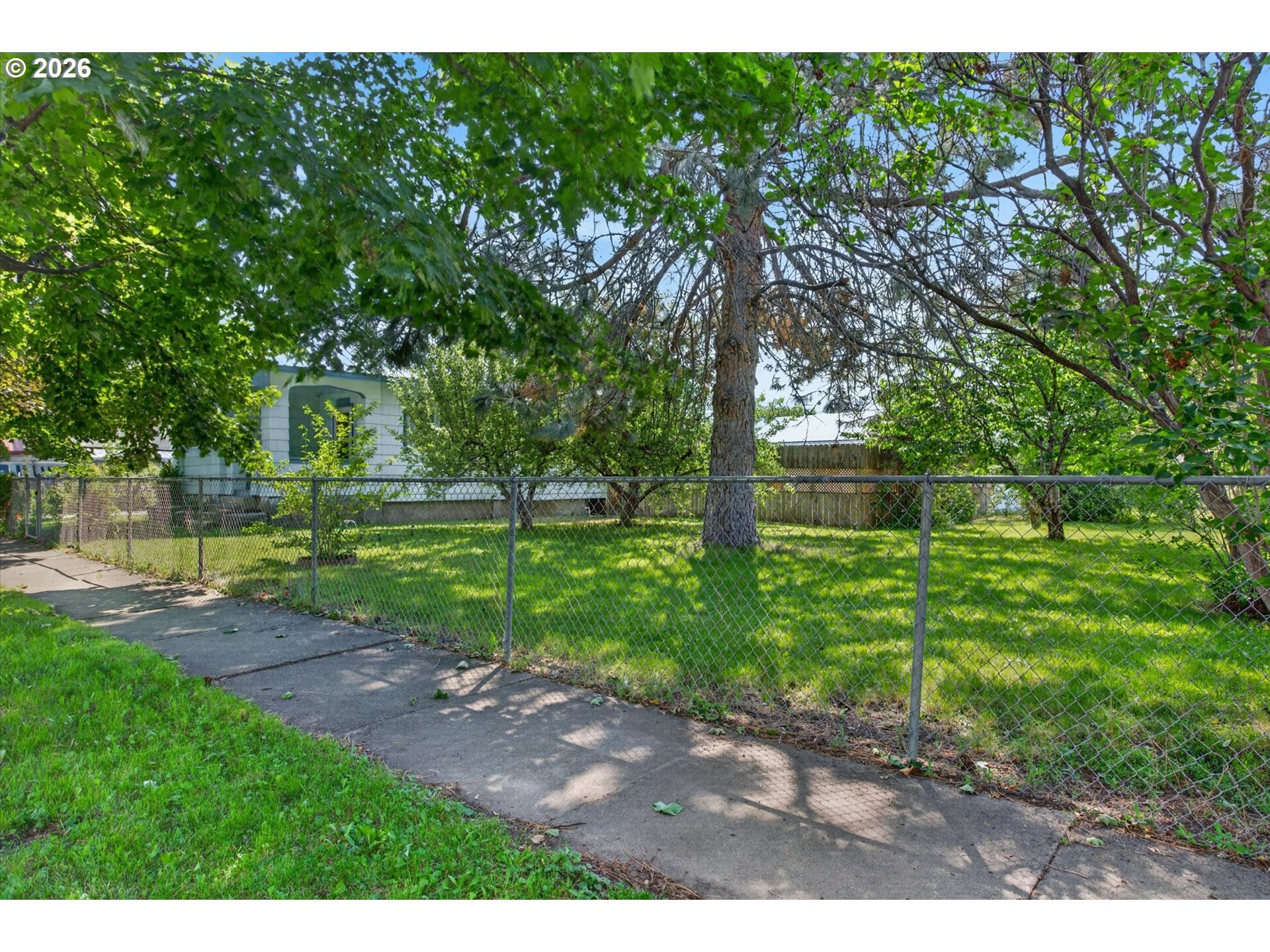 1029 Walnut St Property Photo 2