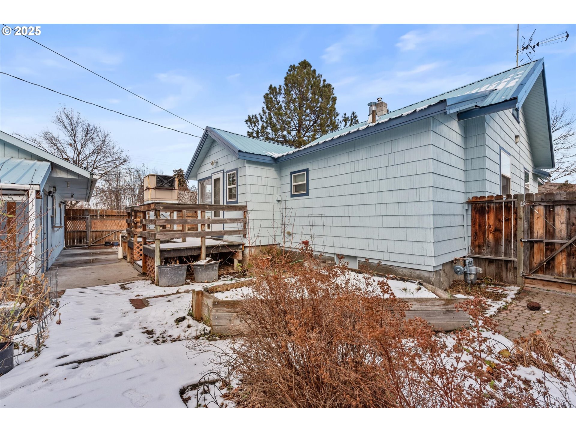 1029 Walnut St Property Photo 9