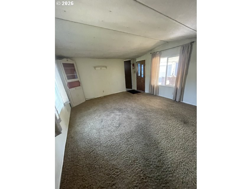 3900 Coburg Rd Property Photo 4