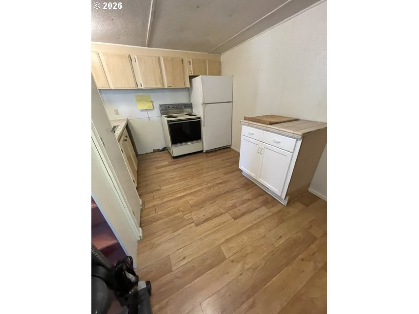 3900 Coburg Rd Property Photo 5