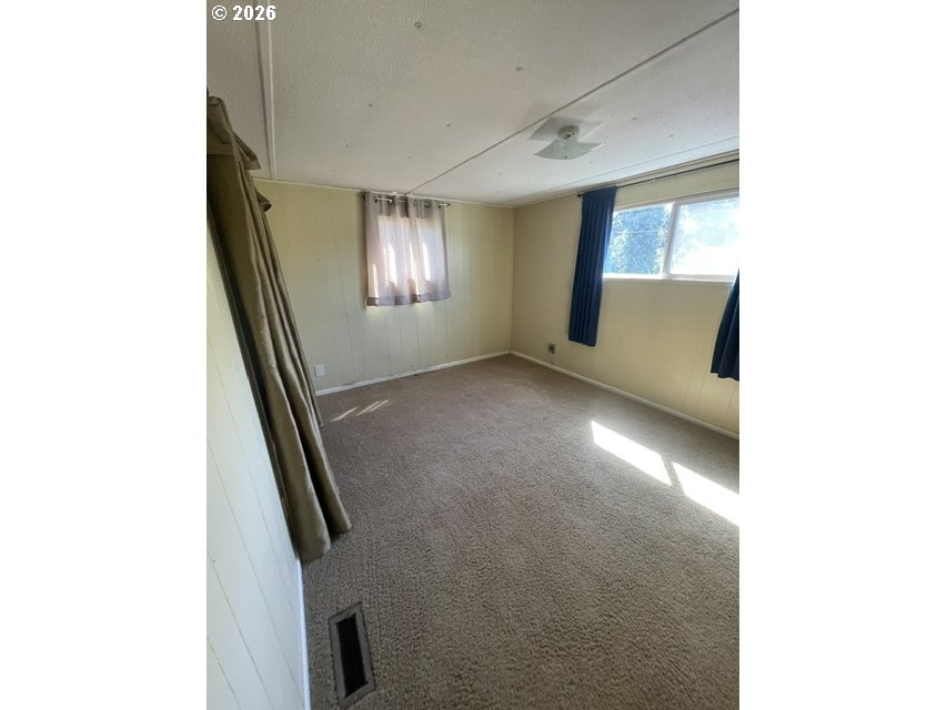 3900 Coburg Rd Property Photo 9