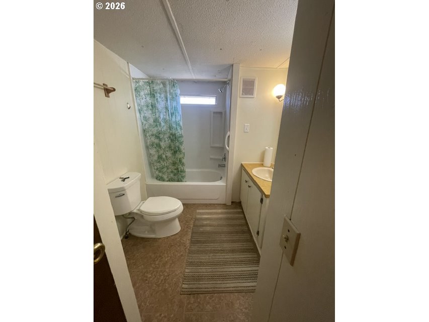 3900 Coburg Rd Property Photo 10