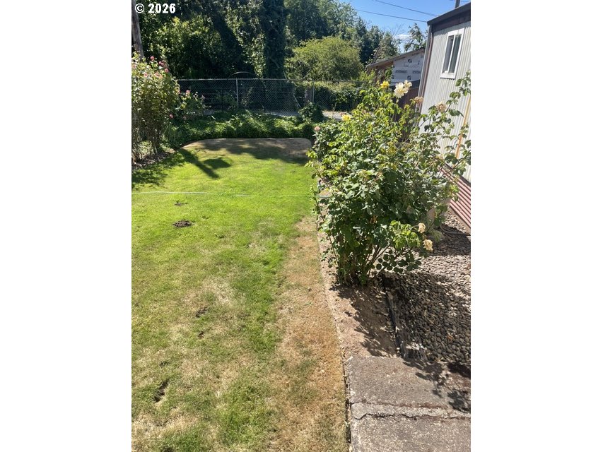 3900 Coburg Rd Property Photo 16