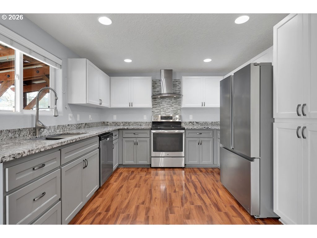 279 S 71st St Property Photo 12