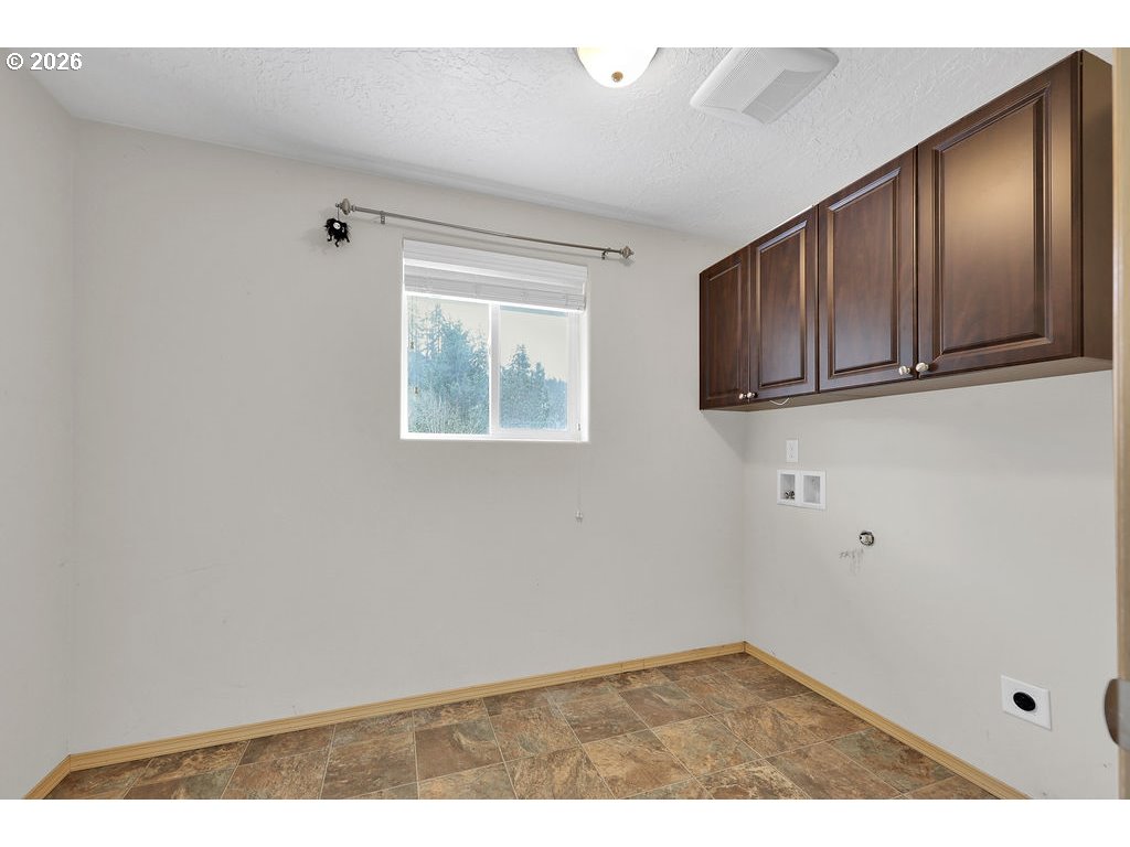 279 S 71st St Property Photo 39