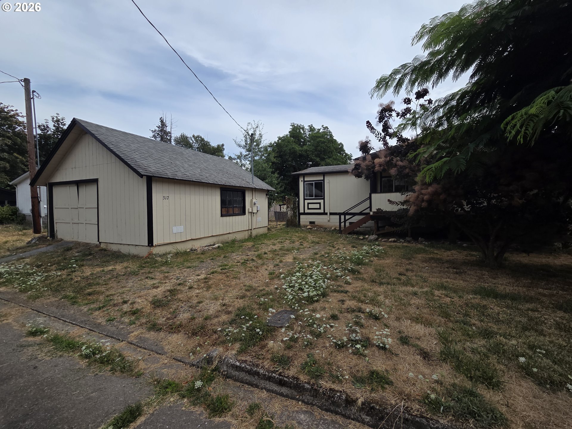 317 Applegate Ave Property Photo 1