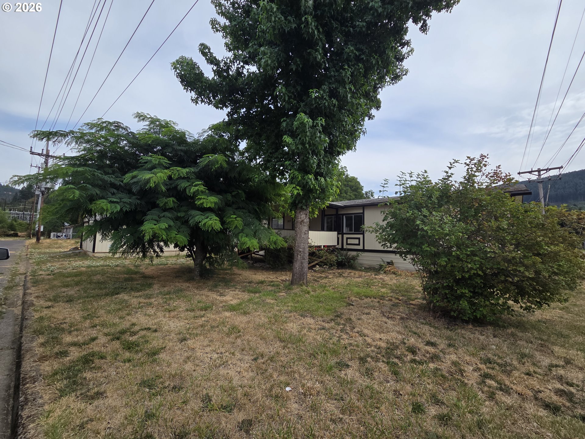 317 Applegate Ave Property Photo 3