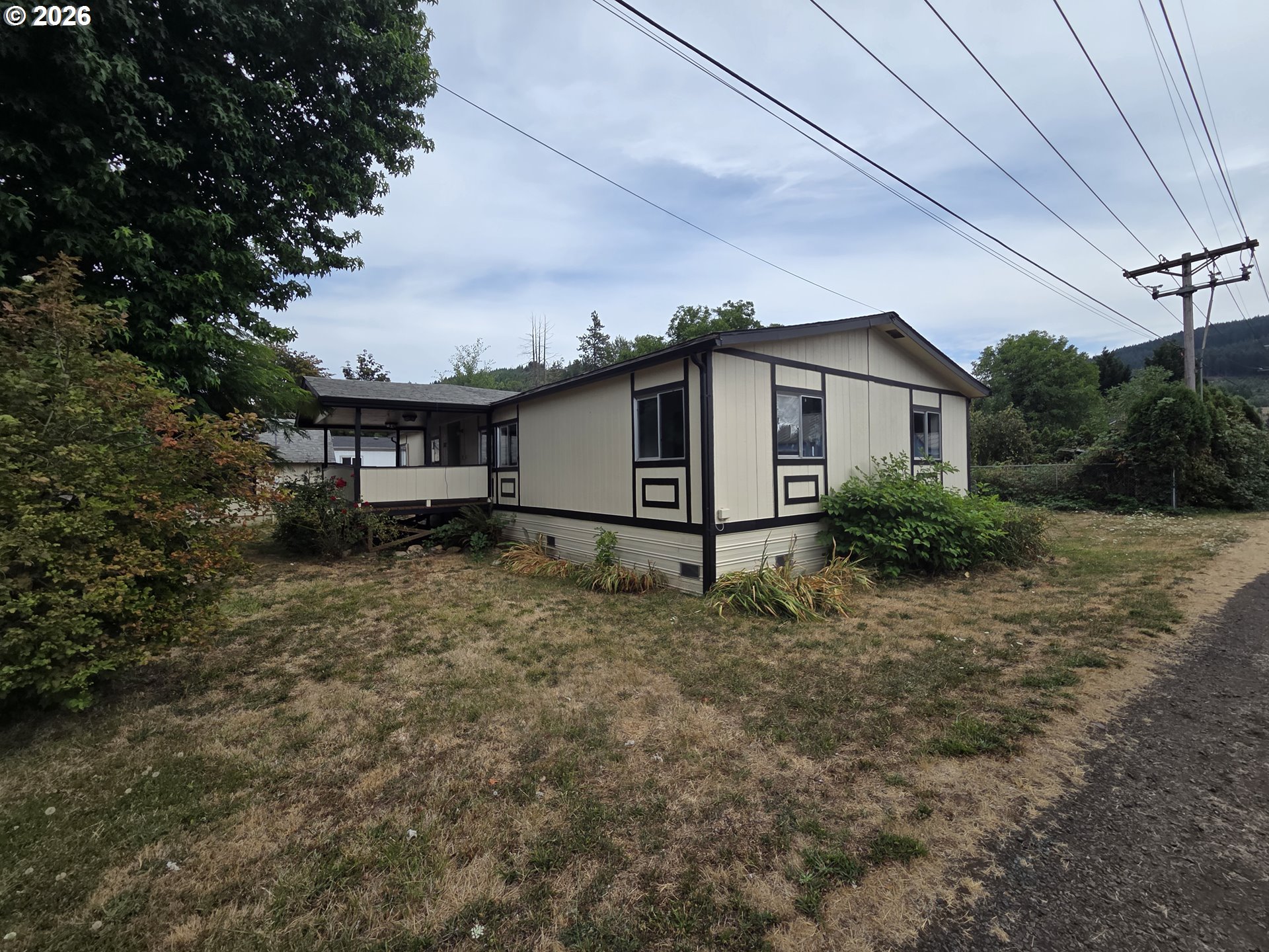 317 Applegate Ave Property Photo 4