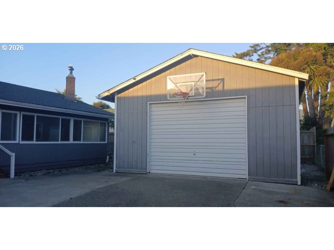 309 S Hazel St Property Photo 5