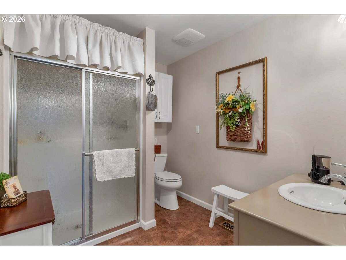 4193 Oakman St Property Photo 28
