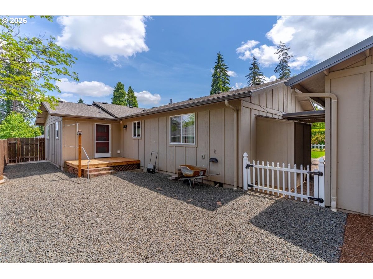 4193 Oakman St Property Photo 34