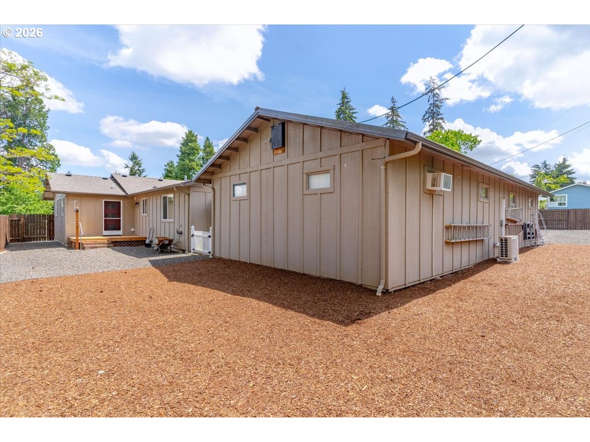 4193 Oakman St Property Photo 35