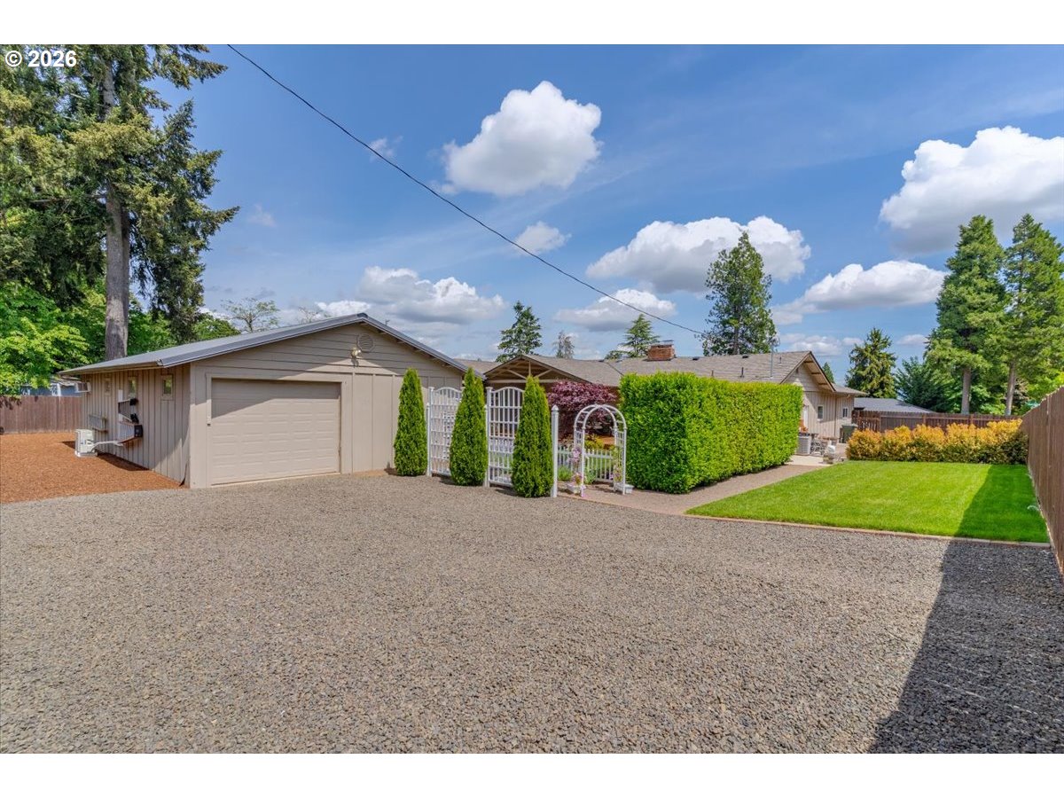4193 Oakman St Property Photo 37