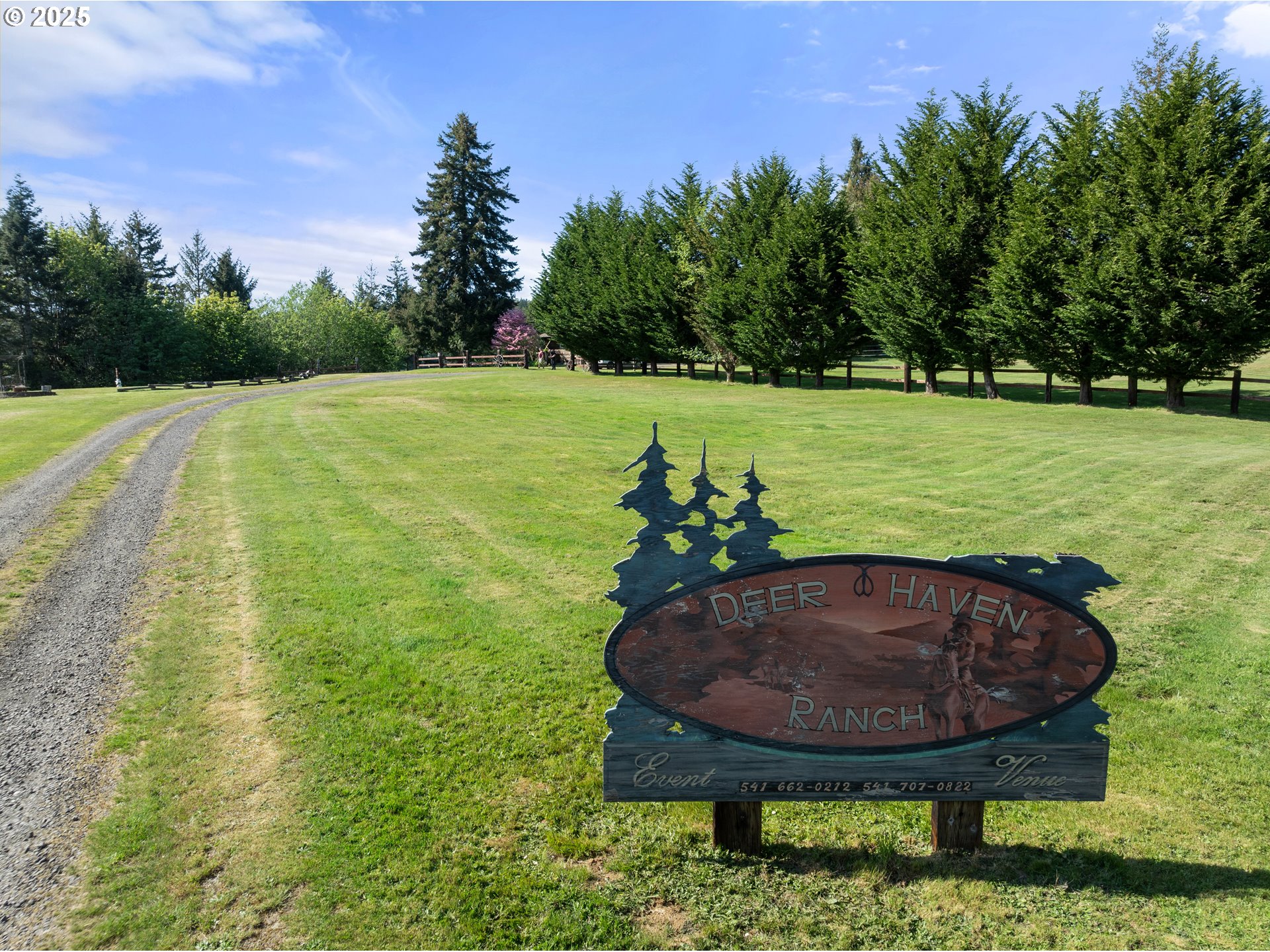 2475 S Smith River Rd Property Photo 2