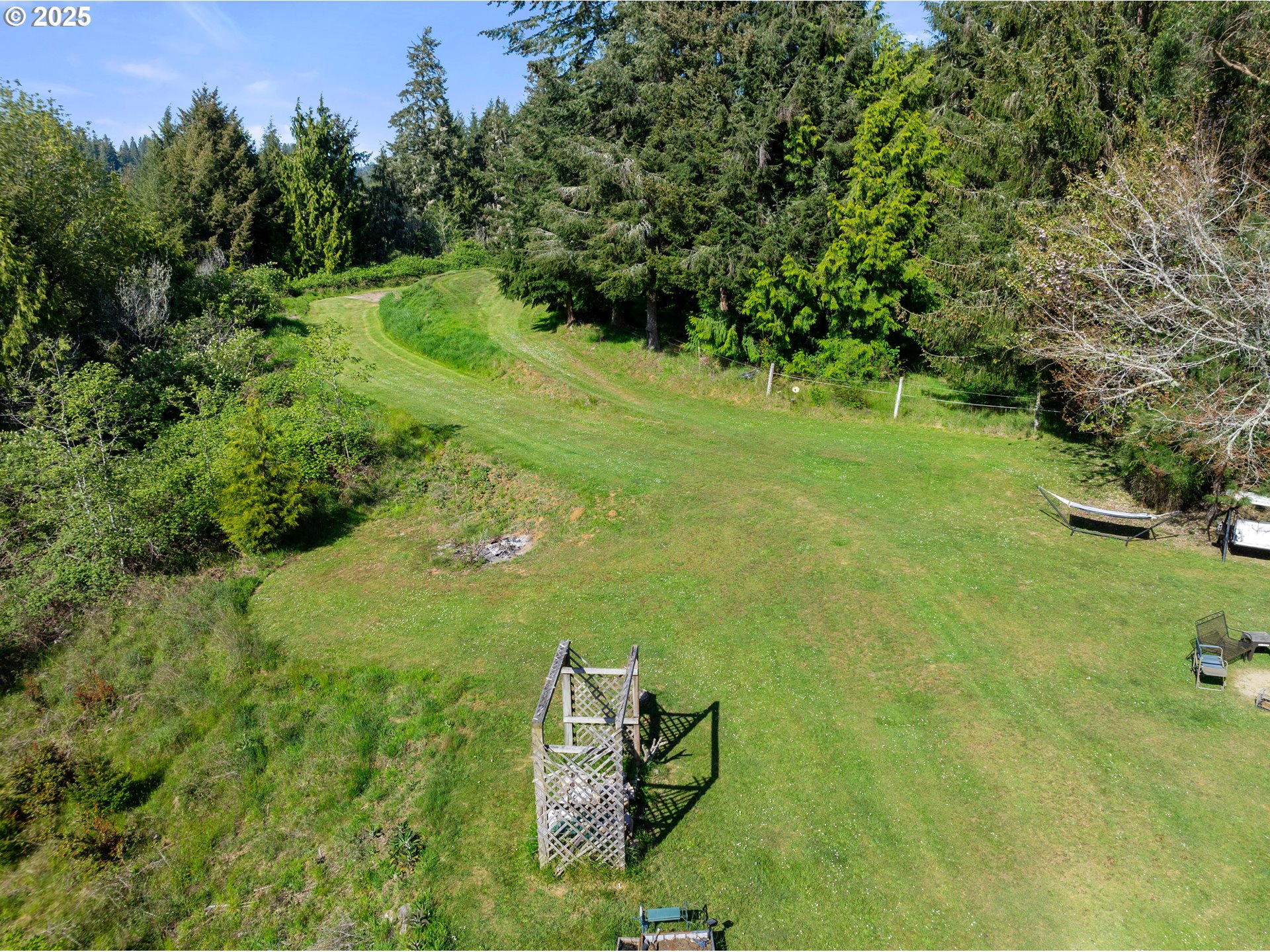 2475 S Smith River Rd Property Photo 8