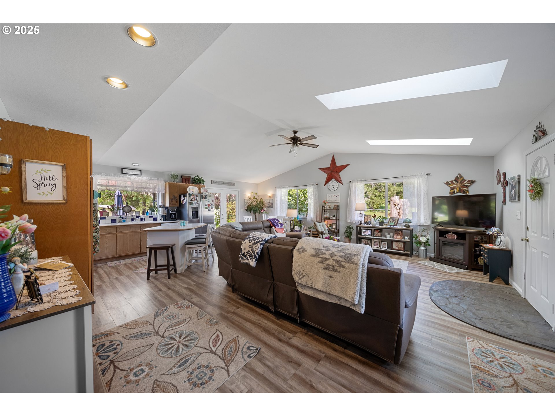2475 S Smith River Rd Property Photo 13