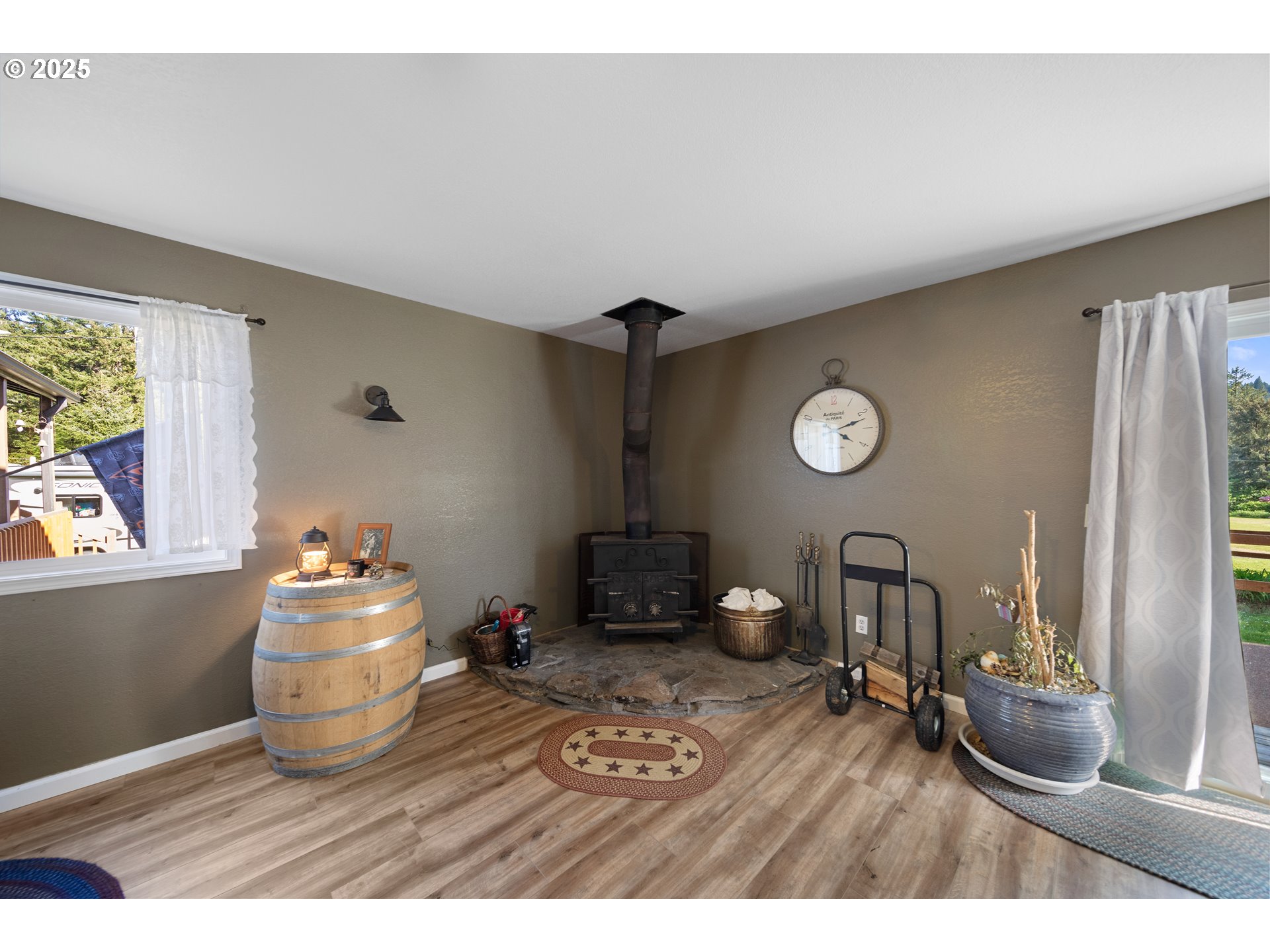 2475 S Smith River Rd Property Photo 17