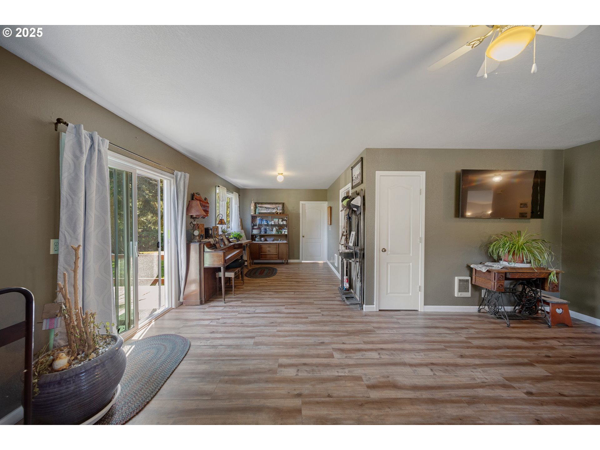 2475 S Smith River Rd Property Photo 19
