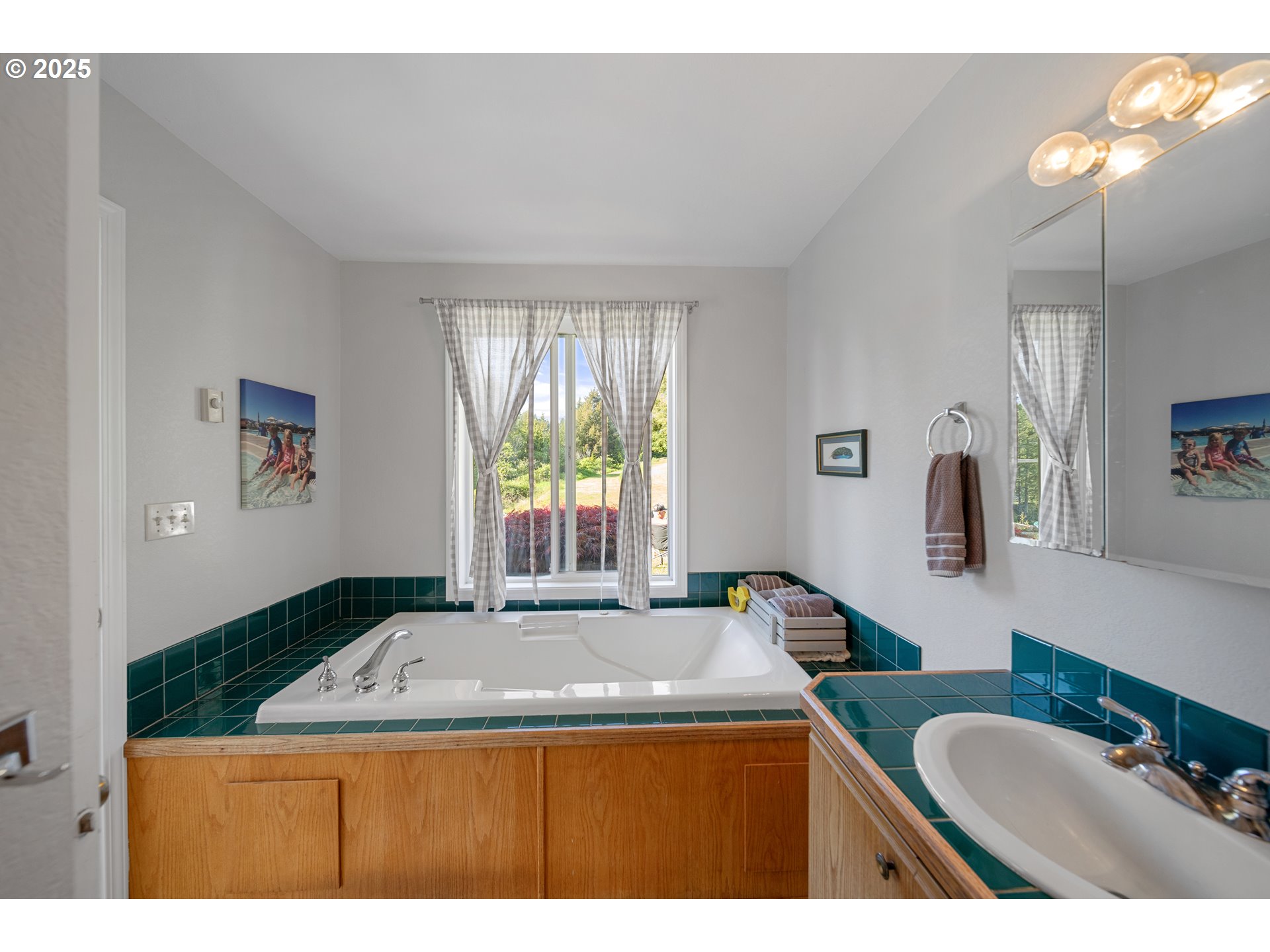2475 S Smith River Rd Property Photo 24