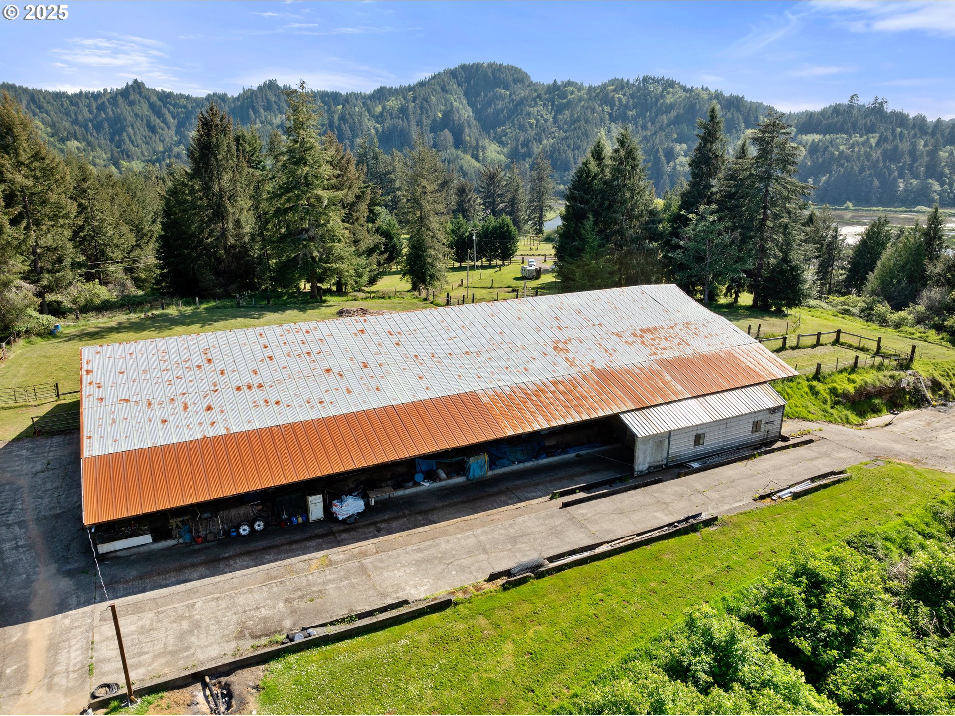 2475 S Smith River Rd Property Photo 32