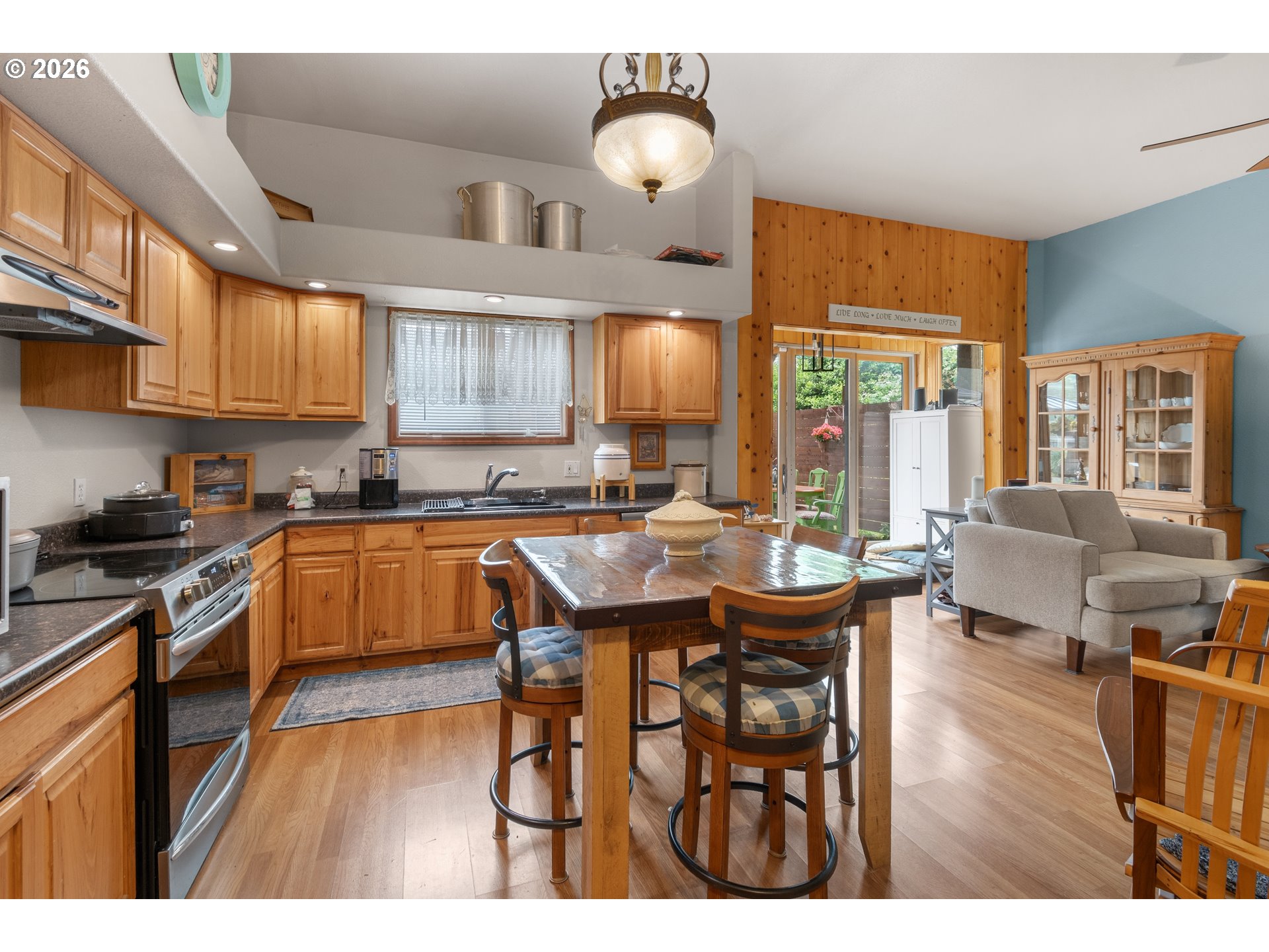 1700 203rd Ln Property Photo 9