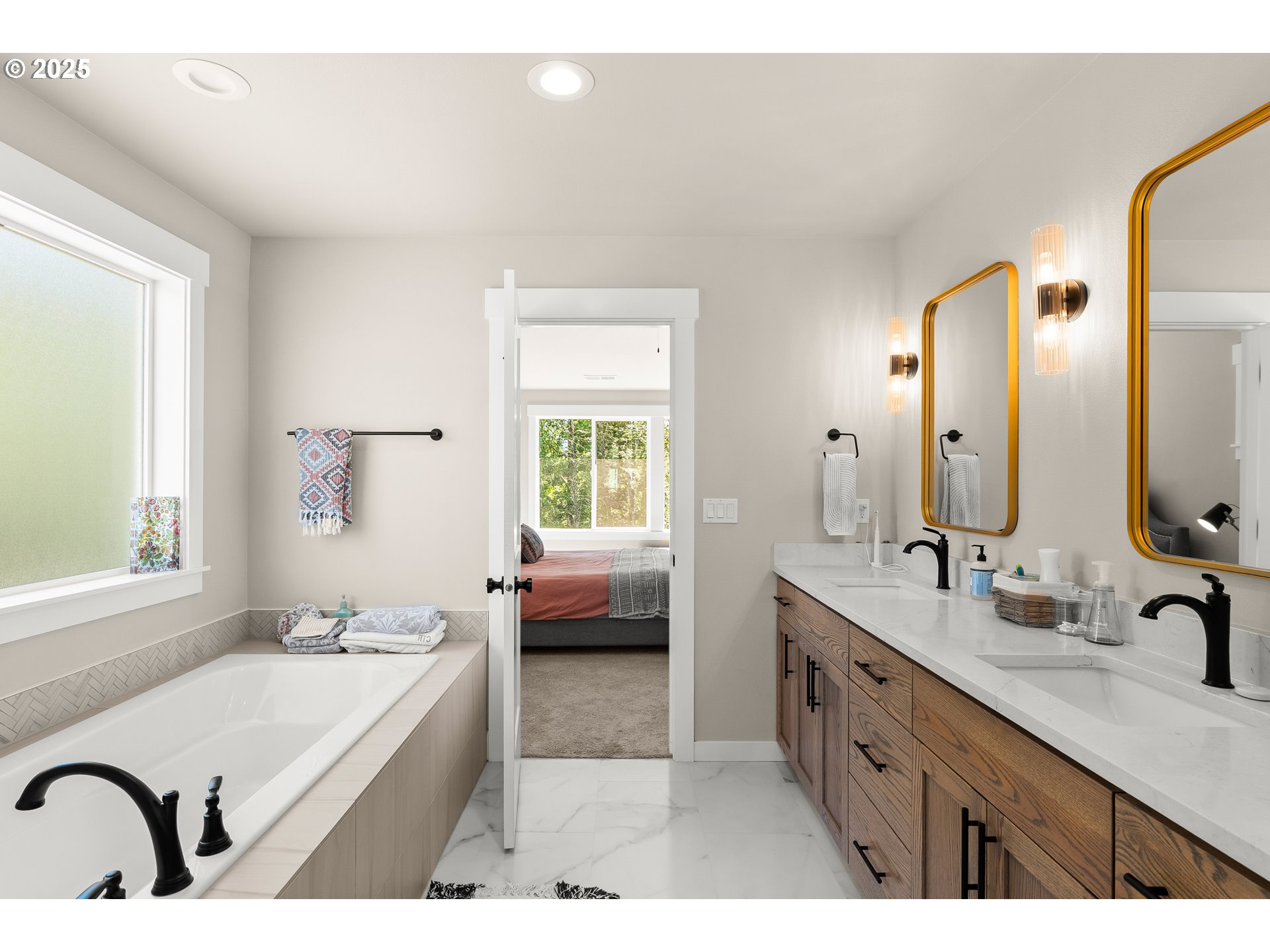 3226 E Province Ct Property Photo 16