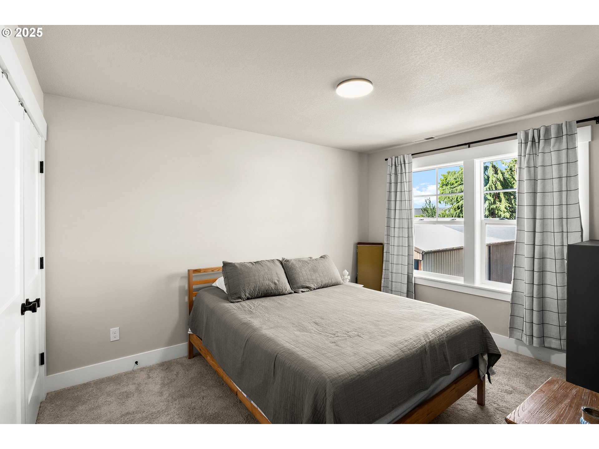 3226 E Province Ct Property Photo 18