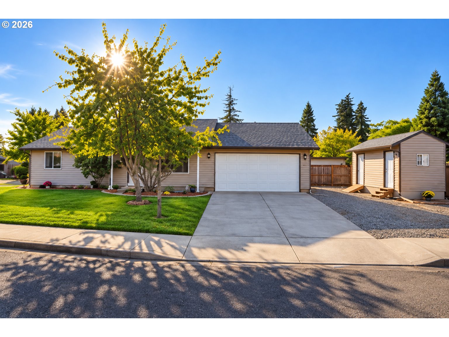 1100 SE 4TH AVE