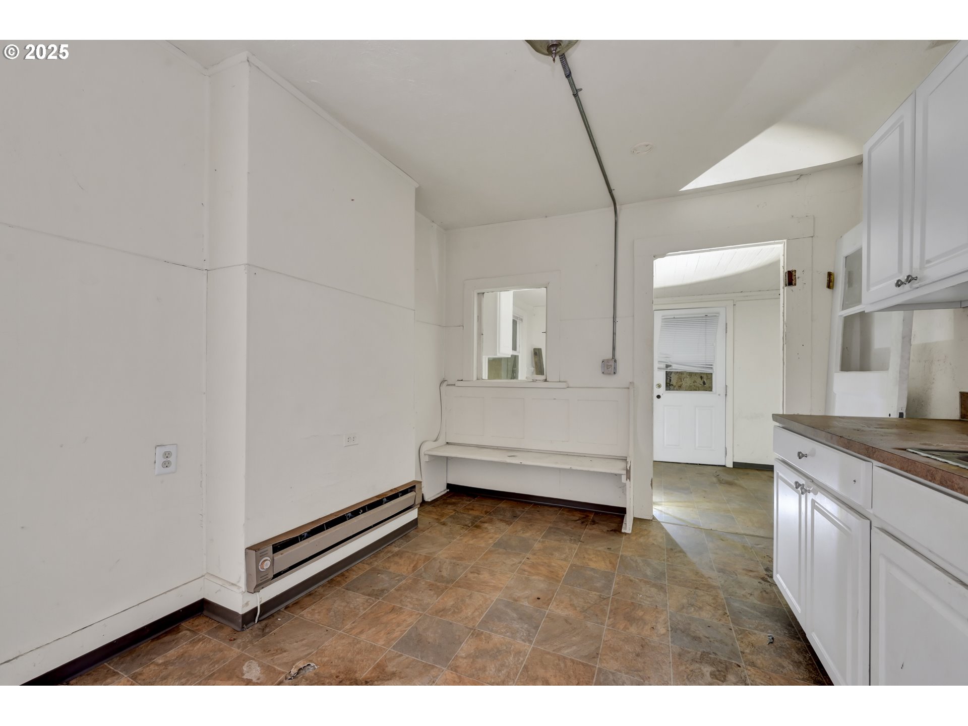 168 N Cleveland St Property Photo 9