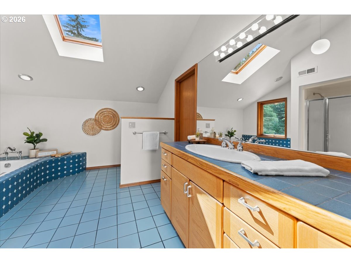 7428 Se Cottrell Rd Property Photo 25