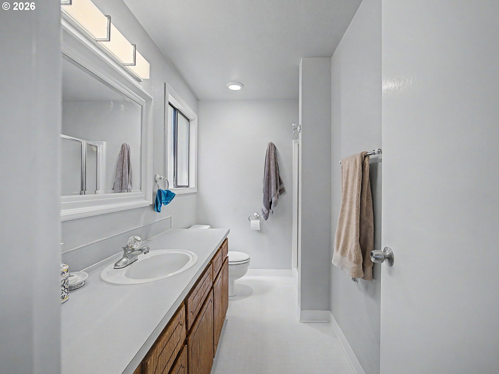 13725 Se Center St Property Photo 8