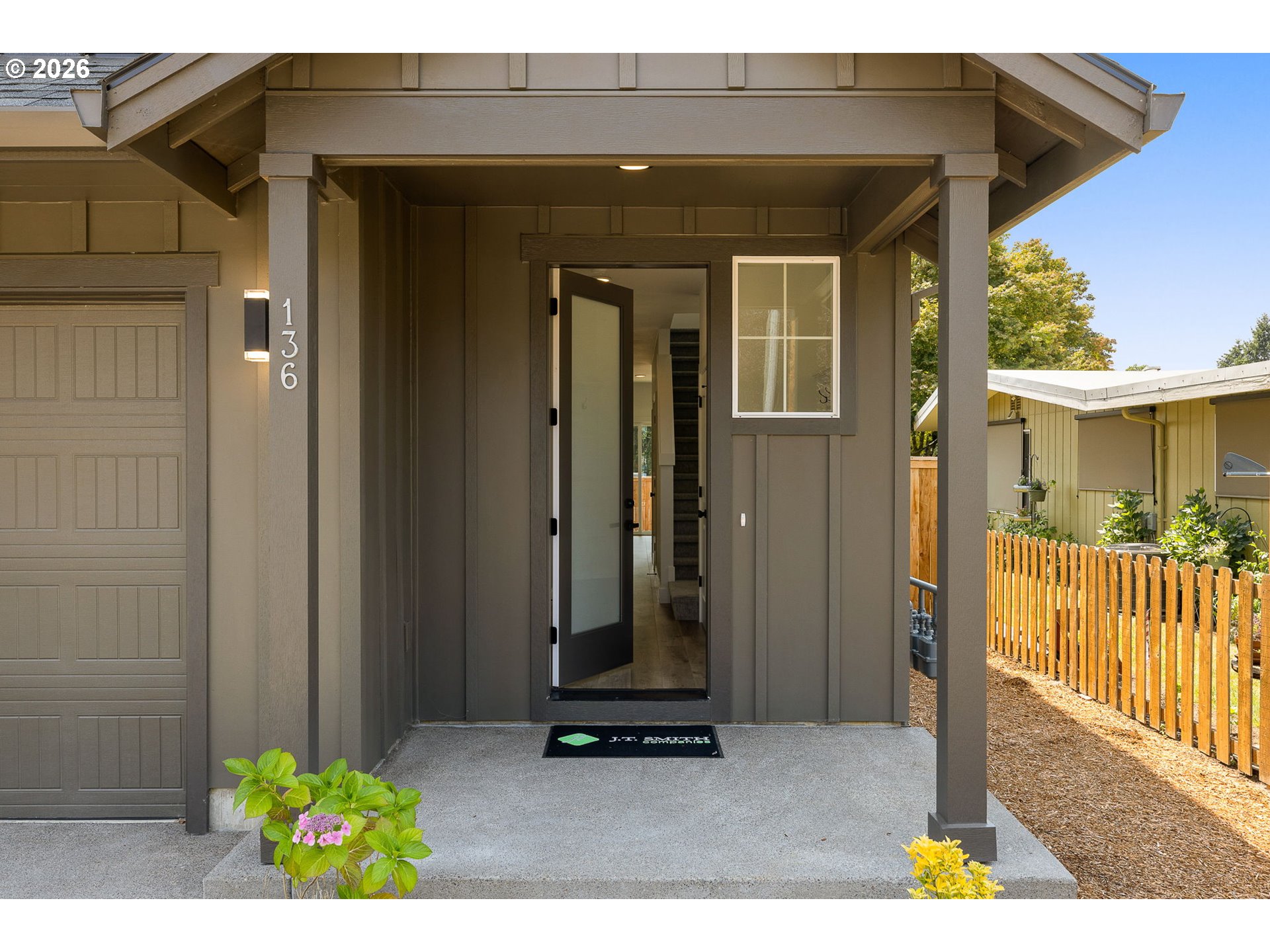 136 Randall St Property Photo 3