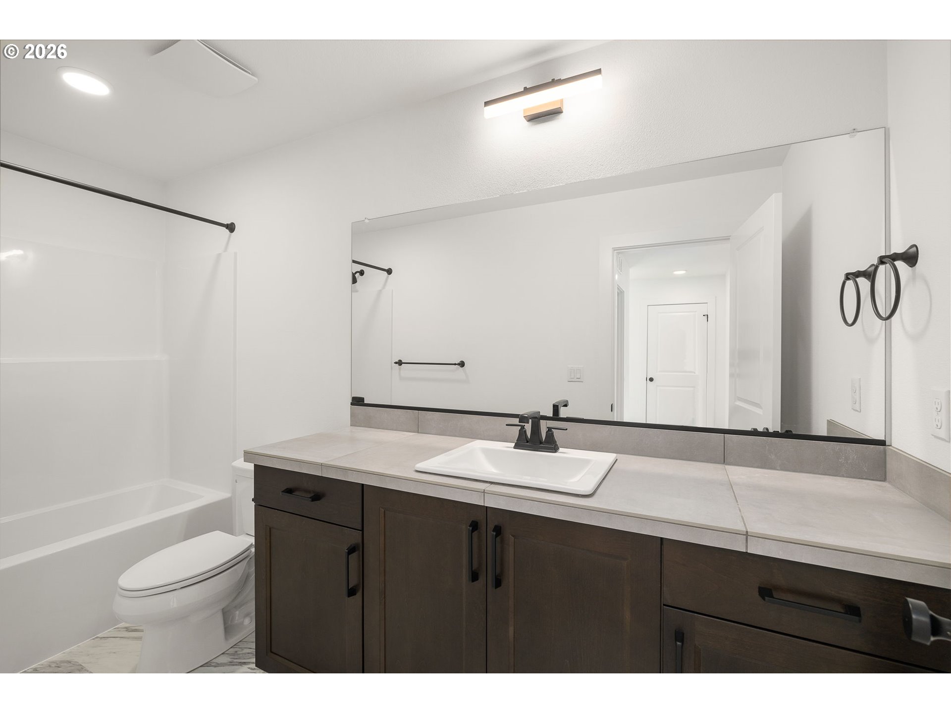 136 Randall St Property Photo 27