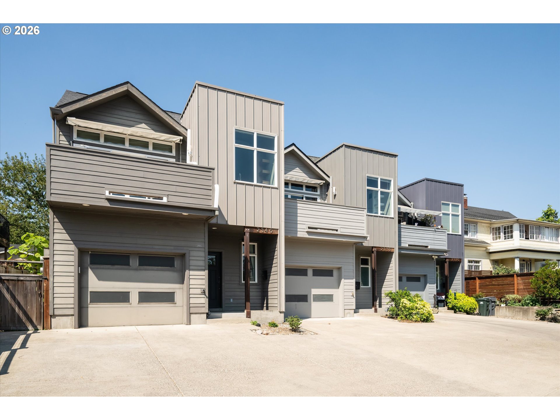 2330 Willamette St Property Photo 2