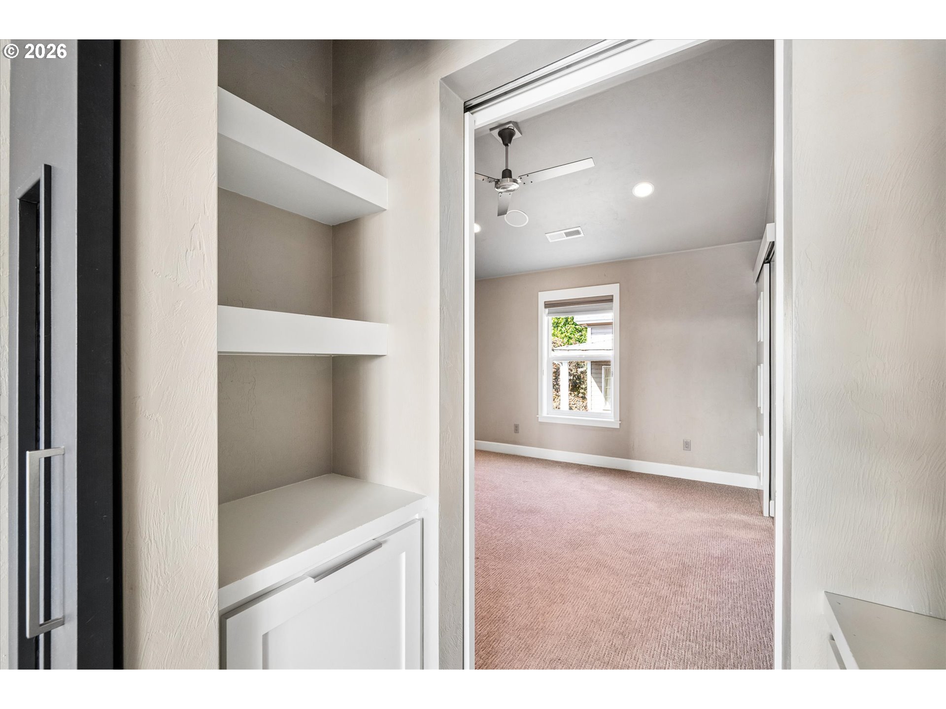 2330 Willamette St Property Photo 20