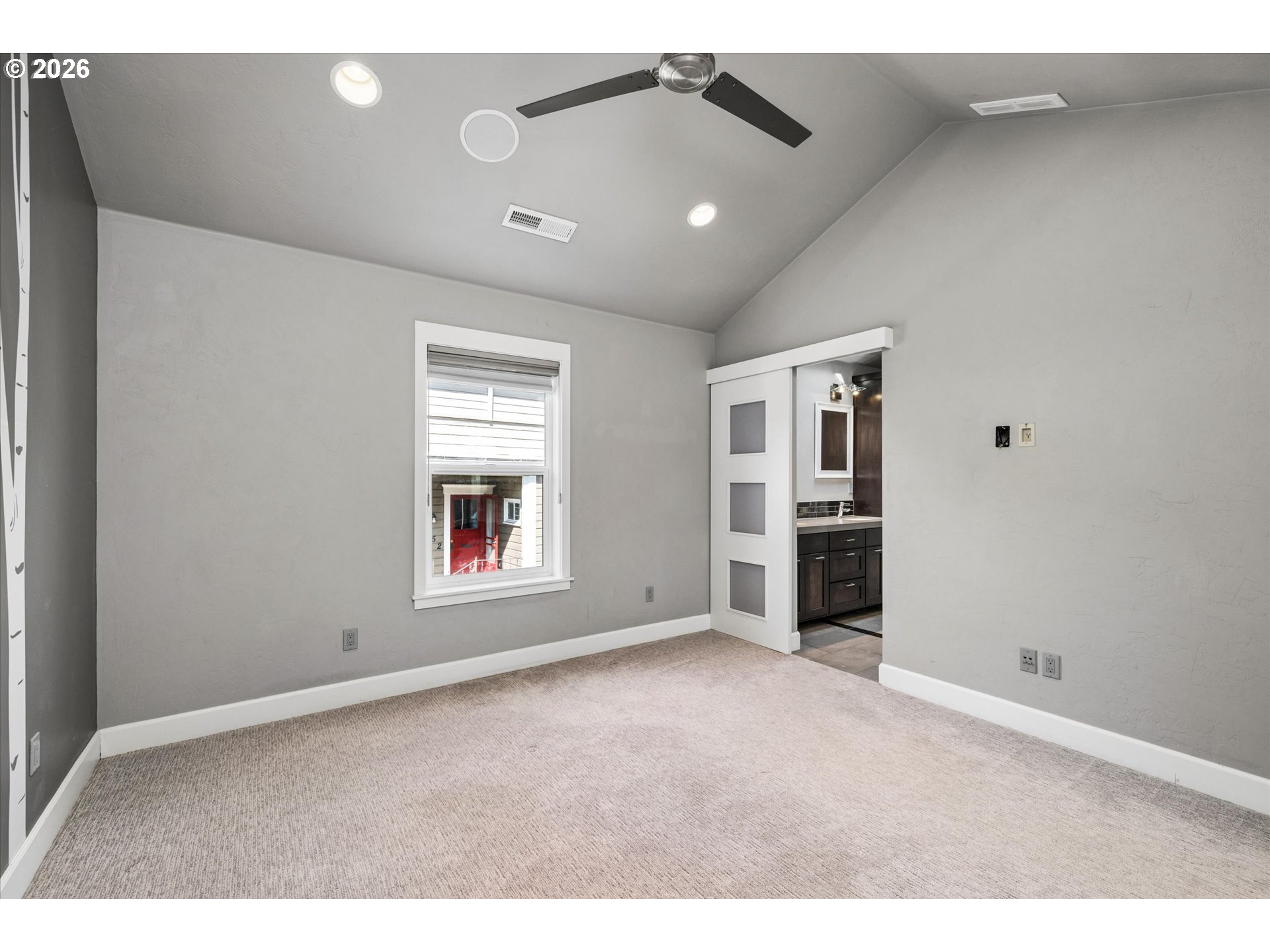 2330 Willamette St Property Photo 22