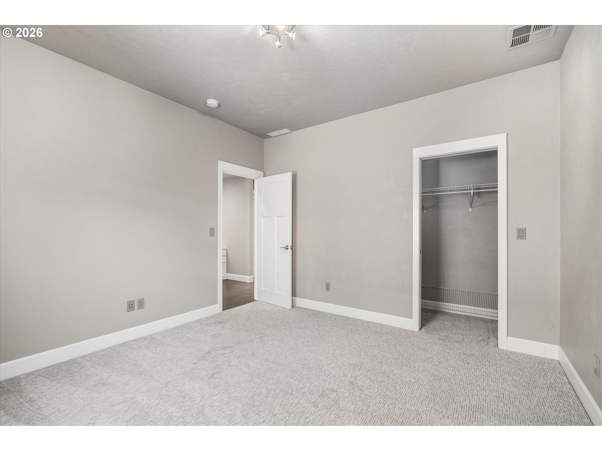 2330 Willamette St Property Photo 30