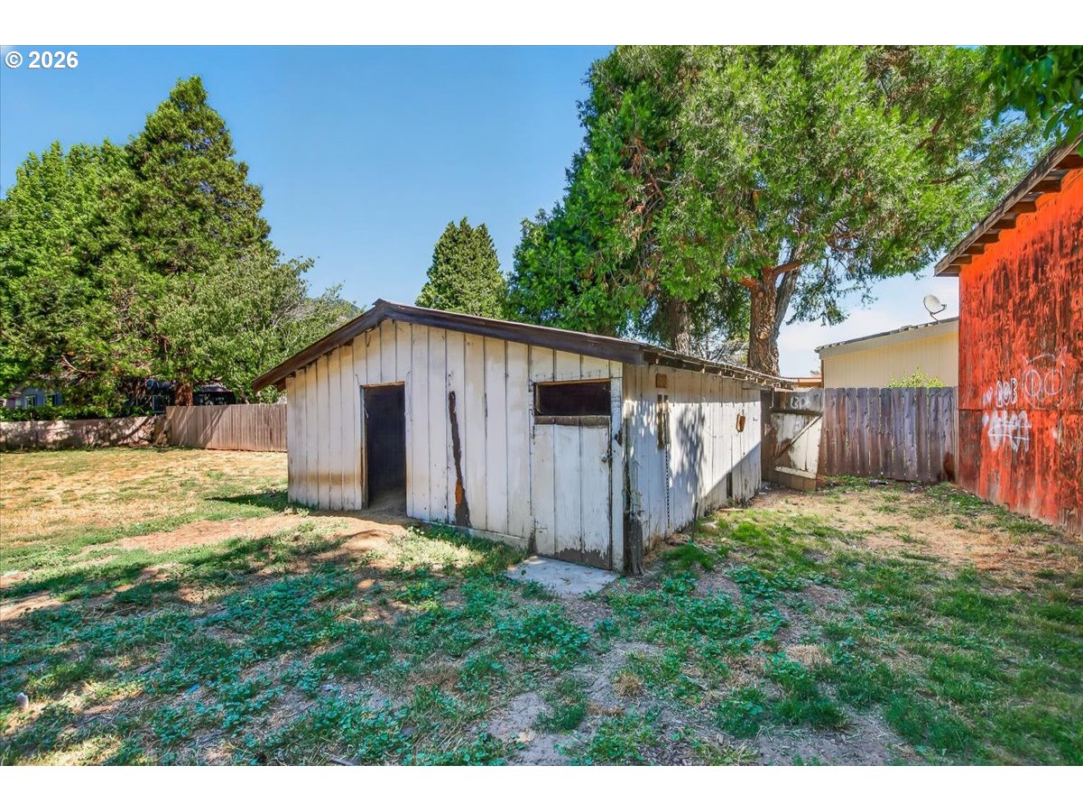 295 W Evans Creek Rd Property Photo 35