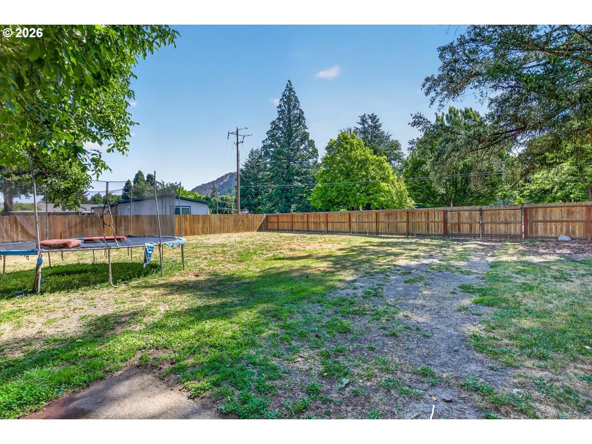 295 W Evans Creek Rd Property Photo 37