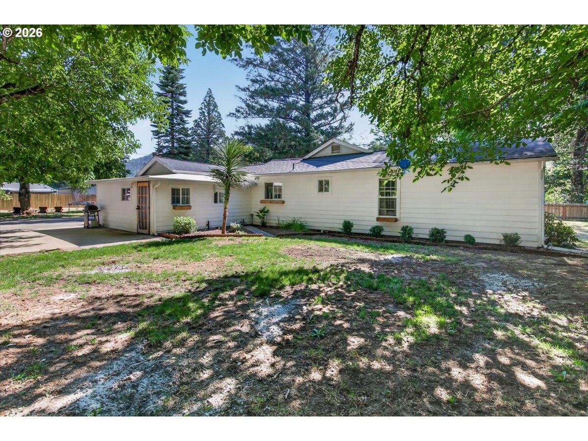 295 W Evans Creek Rd Property Photo 45