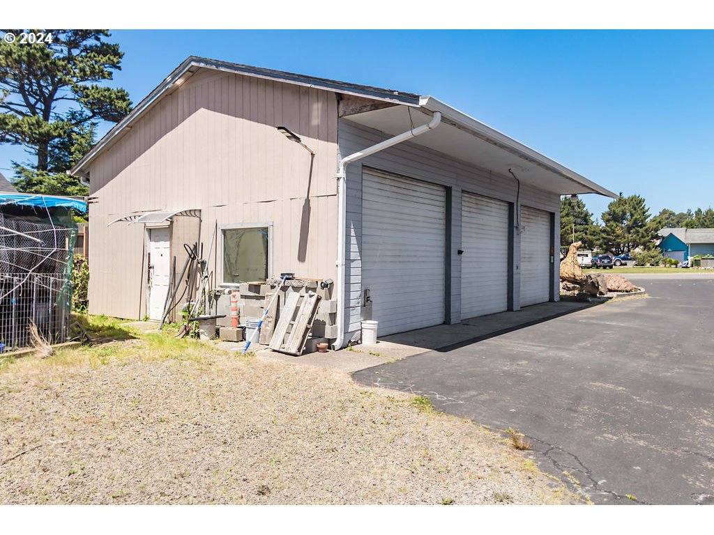 20 Willow St Property Photo 20
