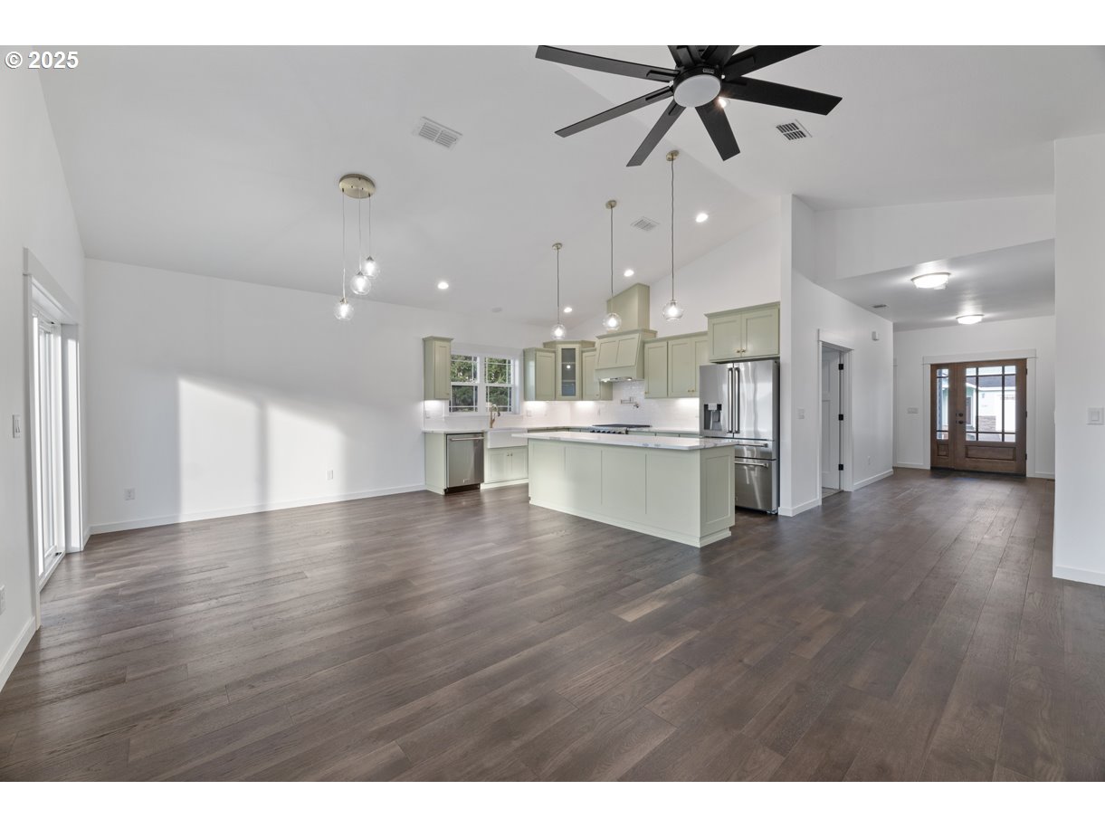 1240 Lighthouse Ln Property Photo 15